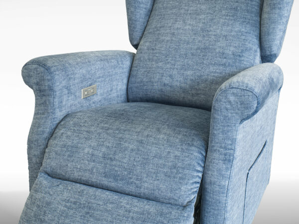 GRANDE SEDUTA CON LARGHI BRACCIOLI STILE CLASSICO POLTRONA VENTILATA PER RELAX ANZIANI
