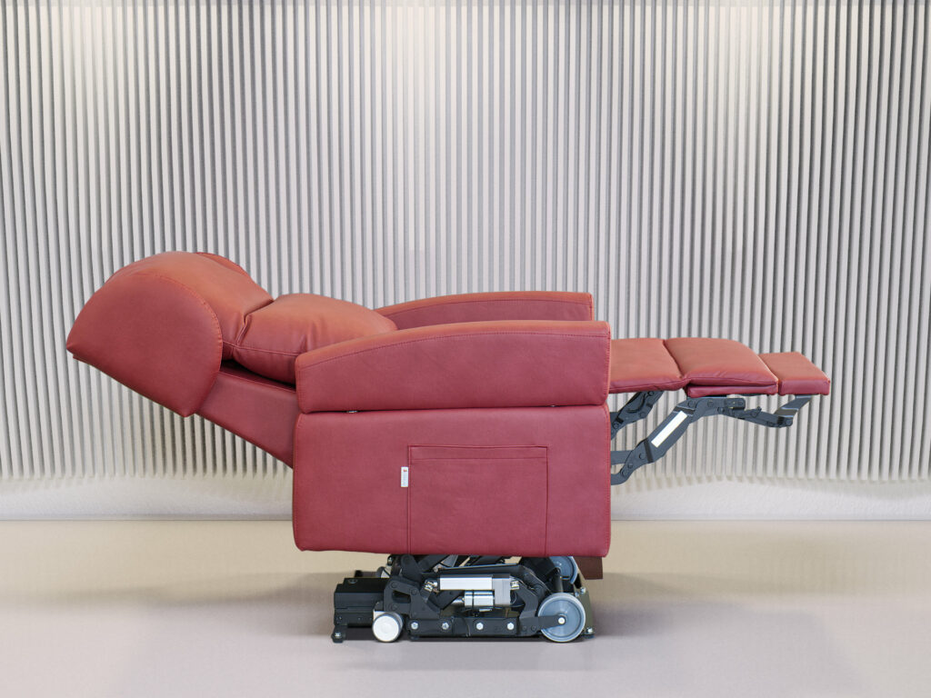 POLTRONA DISABILI POSIZIONE ZERO GRAVITY ELEVATA 25 CM ESTENSIONE 195 CM