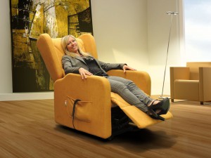 POLTRONA RELAX MODERNA AMBIENTAZIONE LIVING