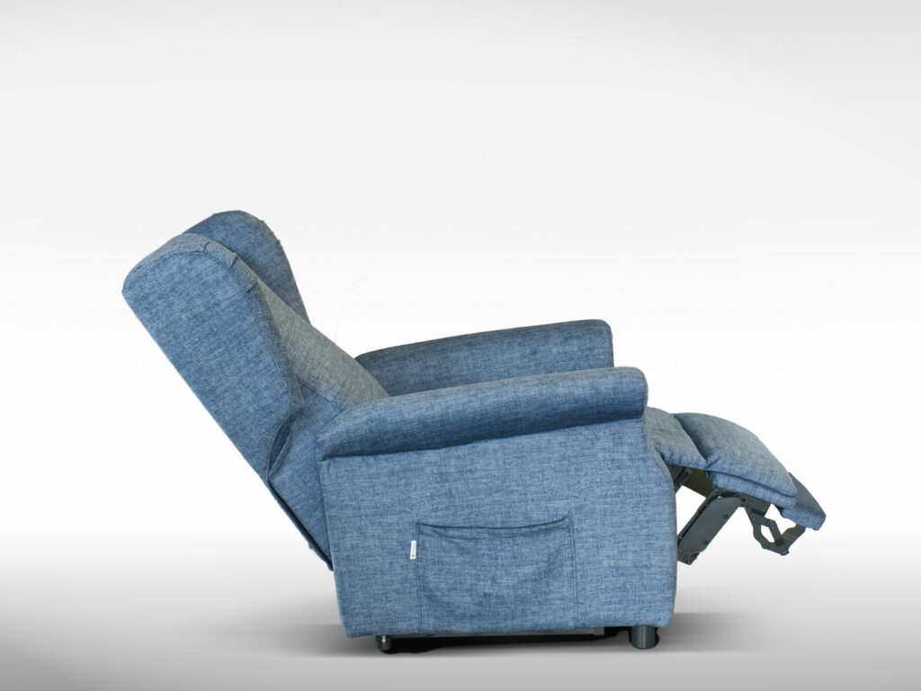 POLTRONA VENTILATA POSIZIONE RELAX PER ANZIANI