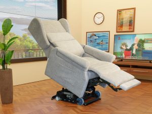 Poltrona 7 motori disabli anziani XXL 250 kg XL 200 cm in posizione anti-trendelenburg massima