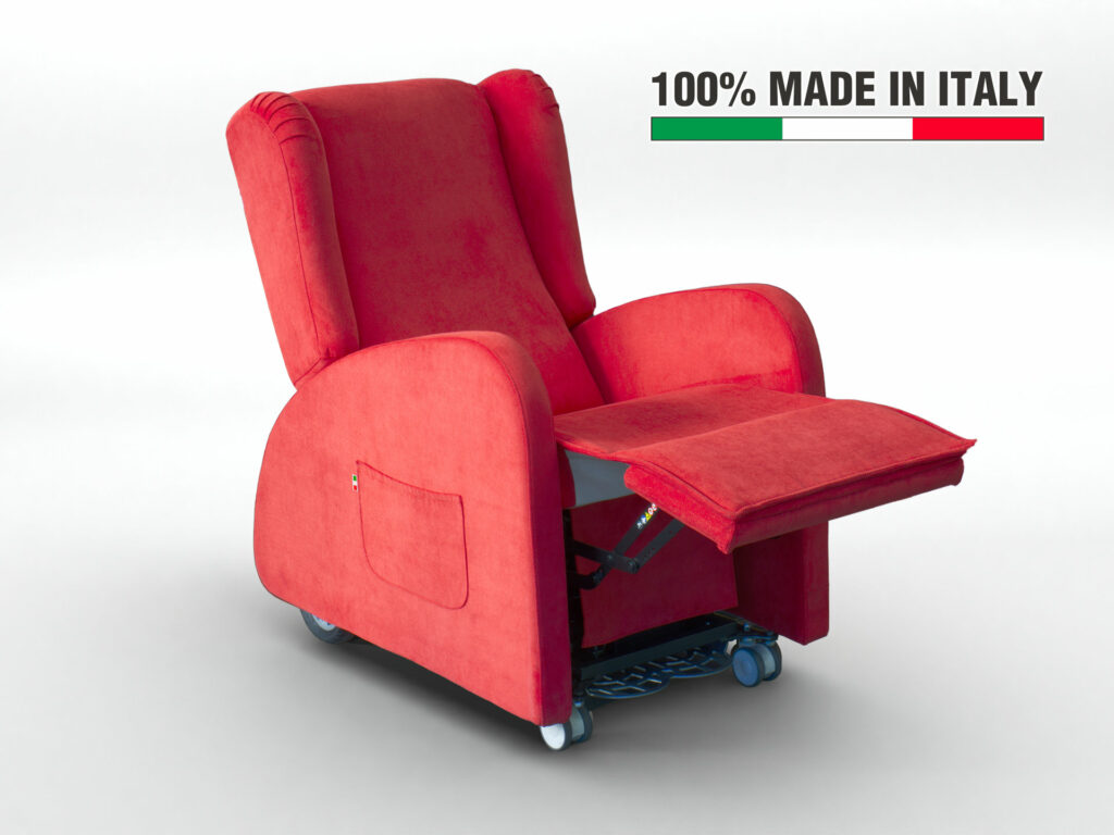 Poltrona relax robotica per anziani progettata e prodotta in Italia