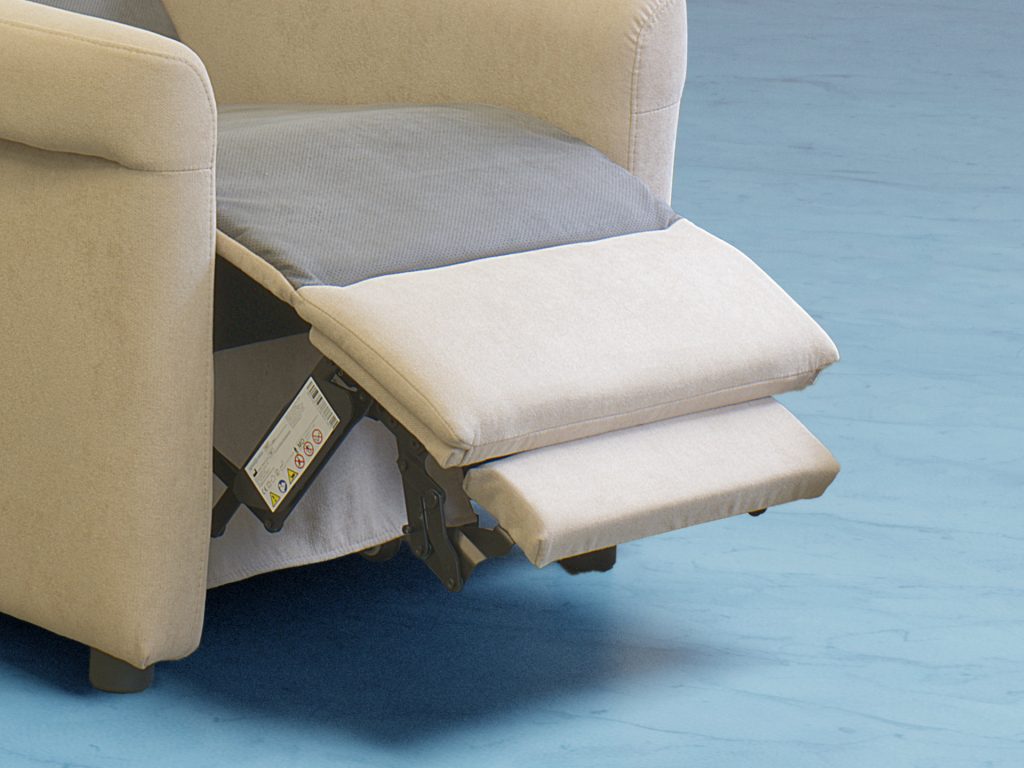 poltrona relax ventilata dettaglio pediera e doppia pediera estensibile