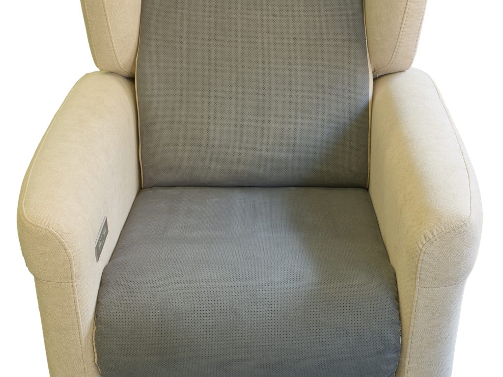 sistema di ventilazione poltrona relax con focus su imbottiture e rivestimento microforato schienale e pediera