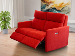 Divano relax con pediere parzialmente estese