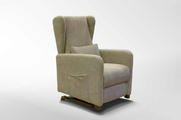 ELEVAZIONE VERTICALE 10CM DELLA POLTRONA RELAX CON CUSCINO LOMBARE ELEVAZIONE VERTICALE 10CM DELLA POLTRONA RELAX CON CUSCINO LOMBARE