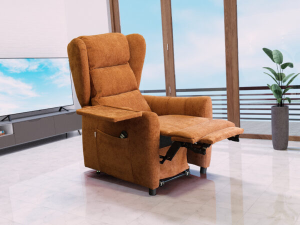 Poltrona con tavolino laterale posizione relax-tv
