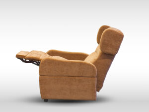 Vista laterale poltrona relax XL 150 kg posizione lettura tv alta