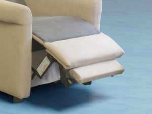 poltrona relax ventilata dettaglio pediera e doppia pediera estensibile